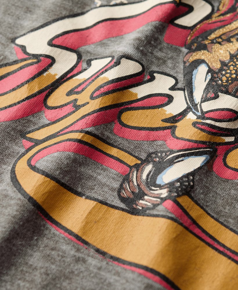 camiseta biker rock com estampa gráfica na cor preto vintage