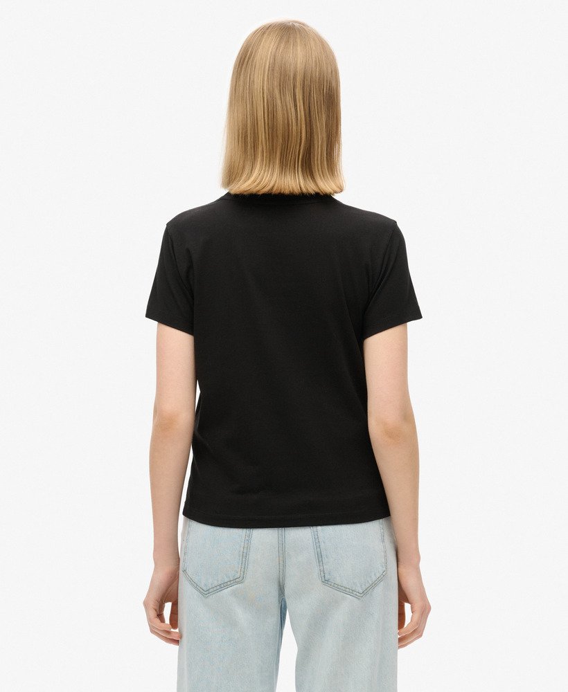 camiseta core logo city fitted na cor preta