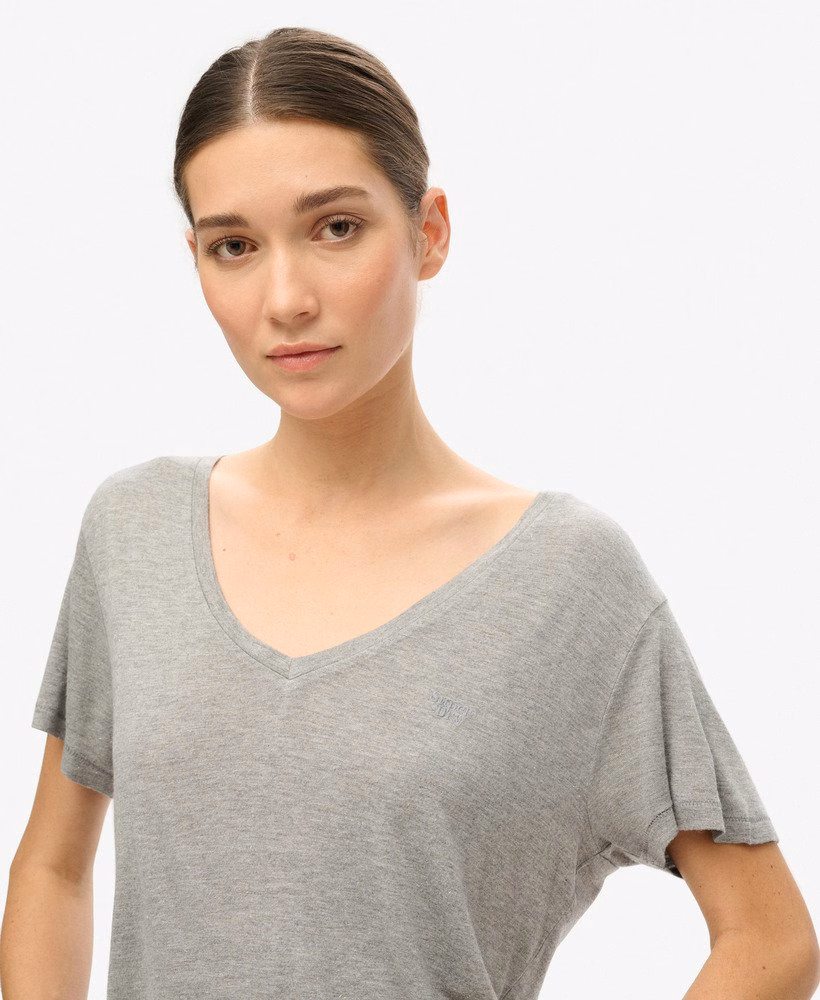 Camiseta Studios Slub com decote em V bordada