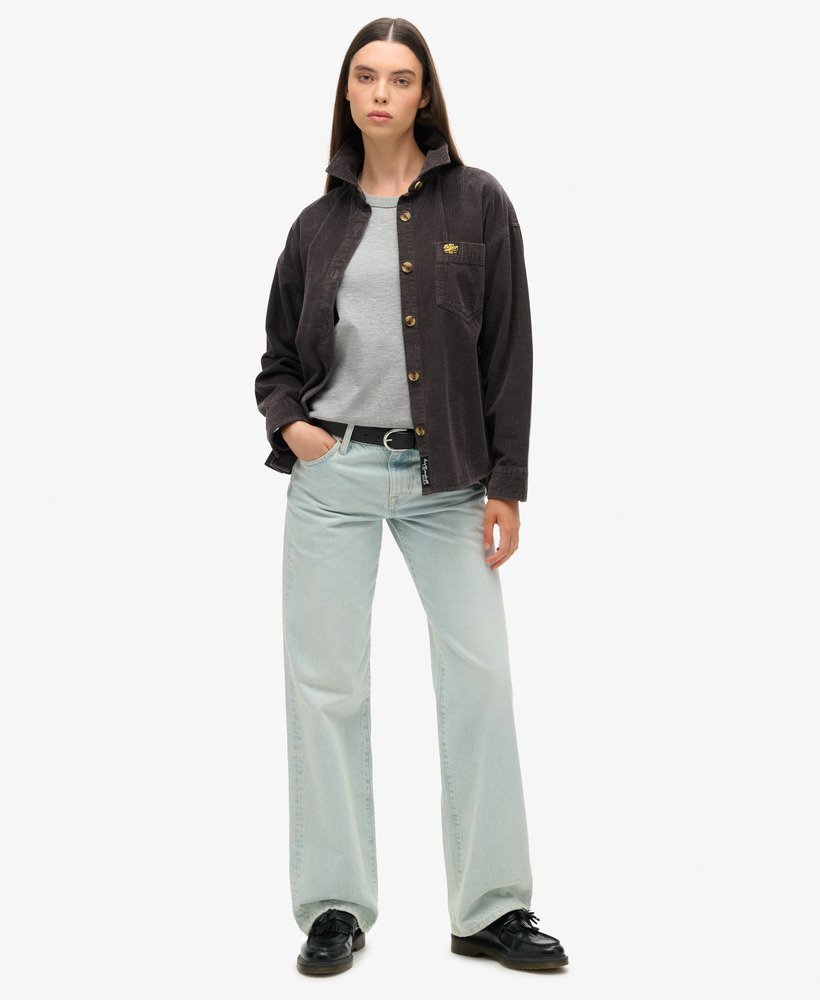 camiseta workwear com bolso bordado na cor cinza mescla.