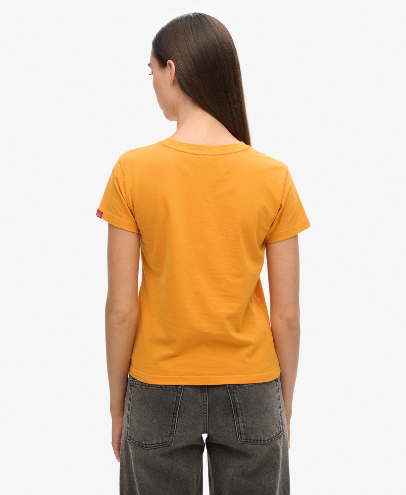 camiseta ajustada com logo vintage bordado na cor track gold