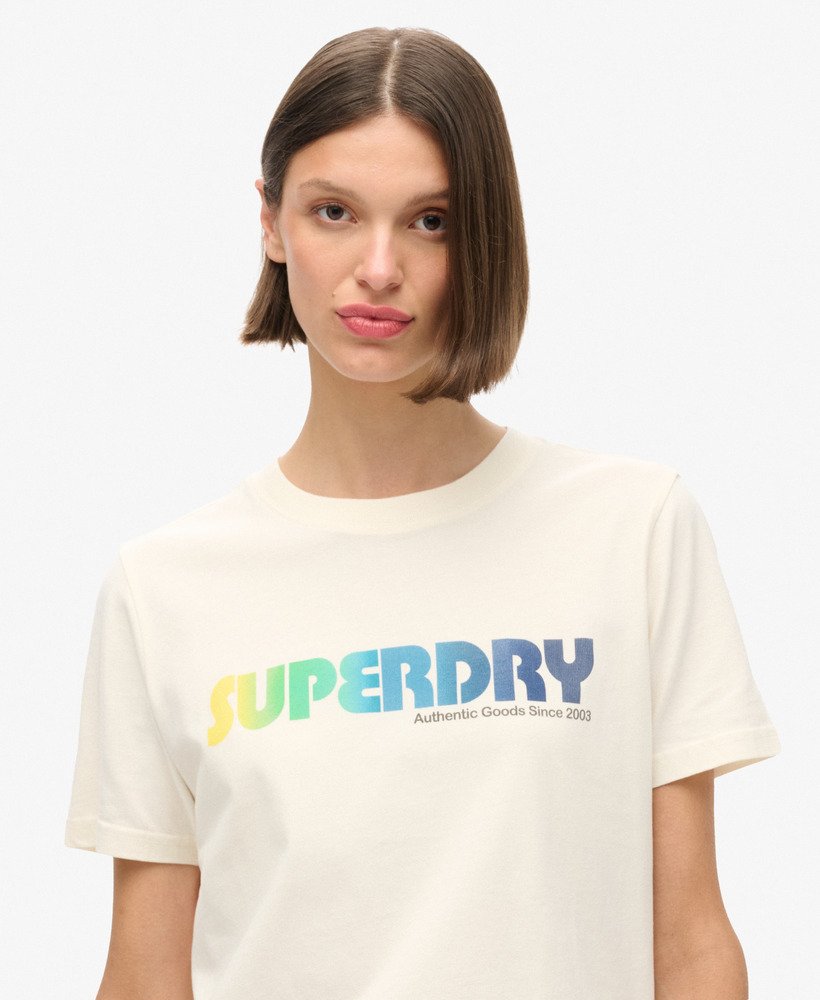 camiseta relaxed com logo arco-Íris na cor creme