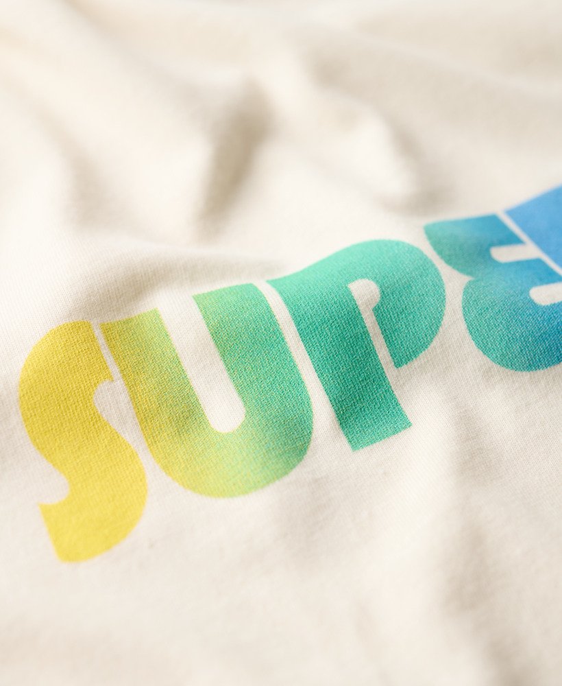 camiseta relaxed com logo arco-Íris na cor creme