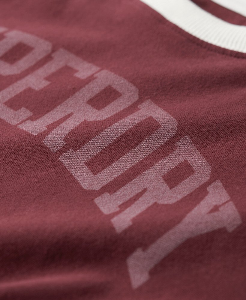 camiseta athletic essentials graphic ringer na cor vermelho porto