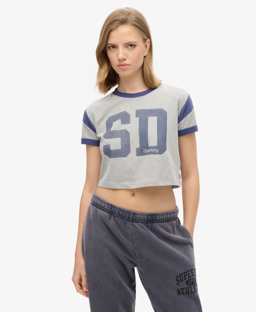camiseta athletic essentials graphic ringer na cor cinza mescla.