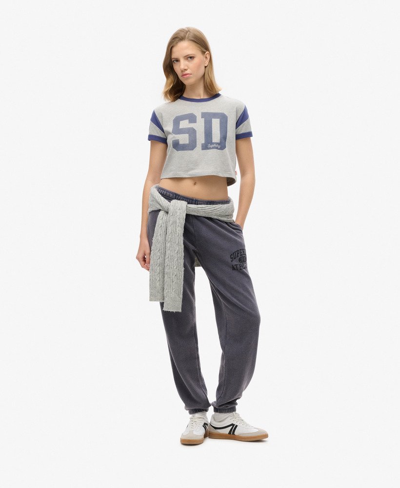 camiseta athletic essentials graphic ringer na cor cinza mescla.