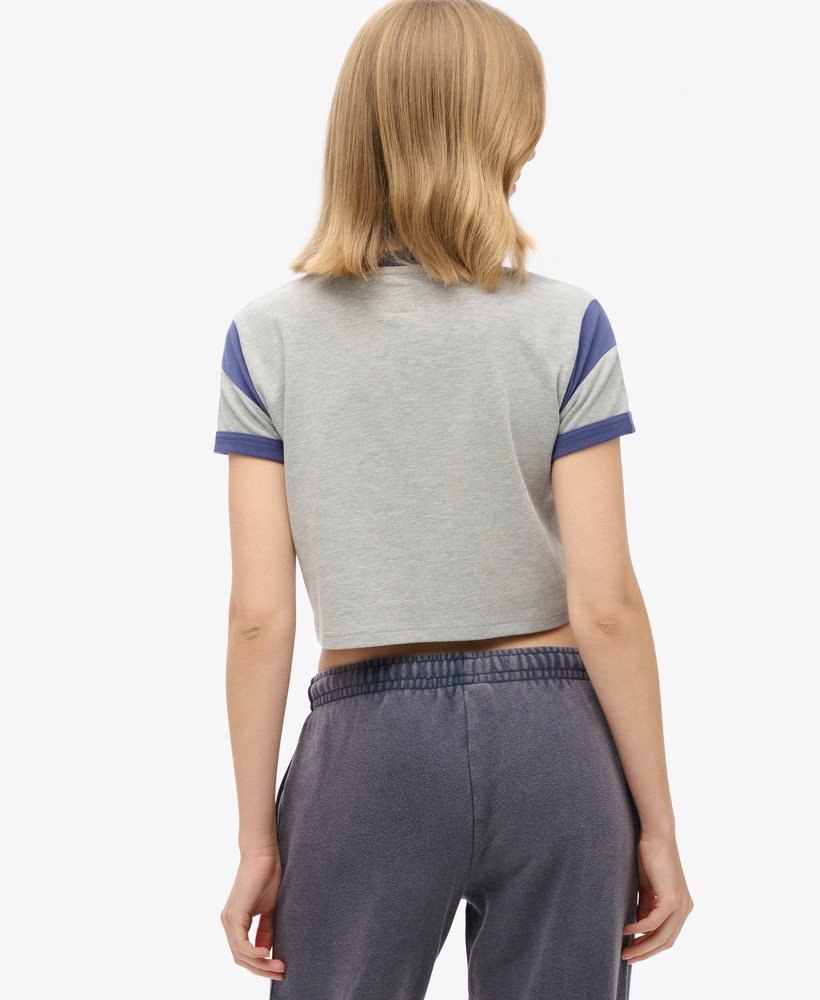 camiseta athletic essentials graphic ringer na cor cinza mescla.