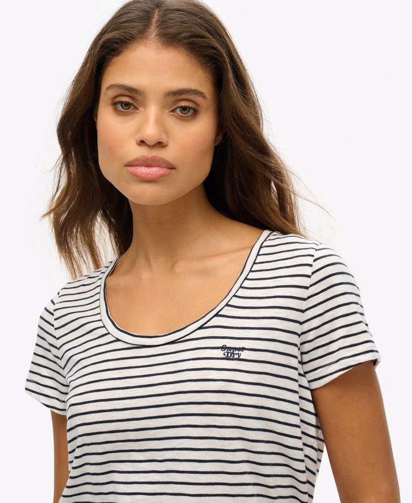 Camiseta Studios com decote redondo
