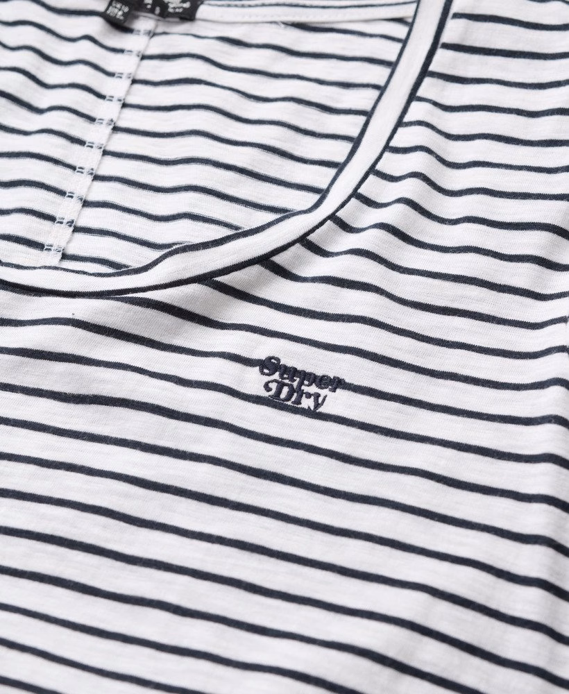 Camiseta Studios com decote redondo