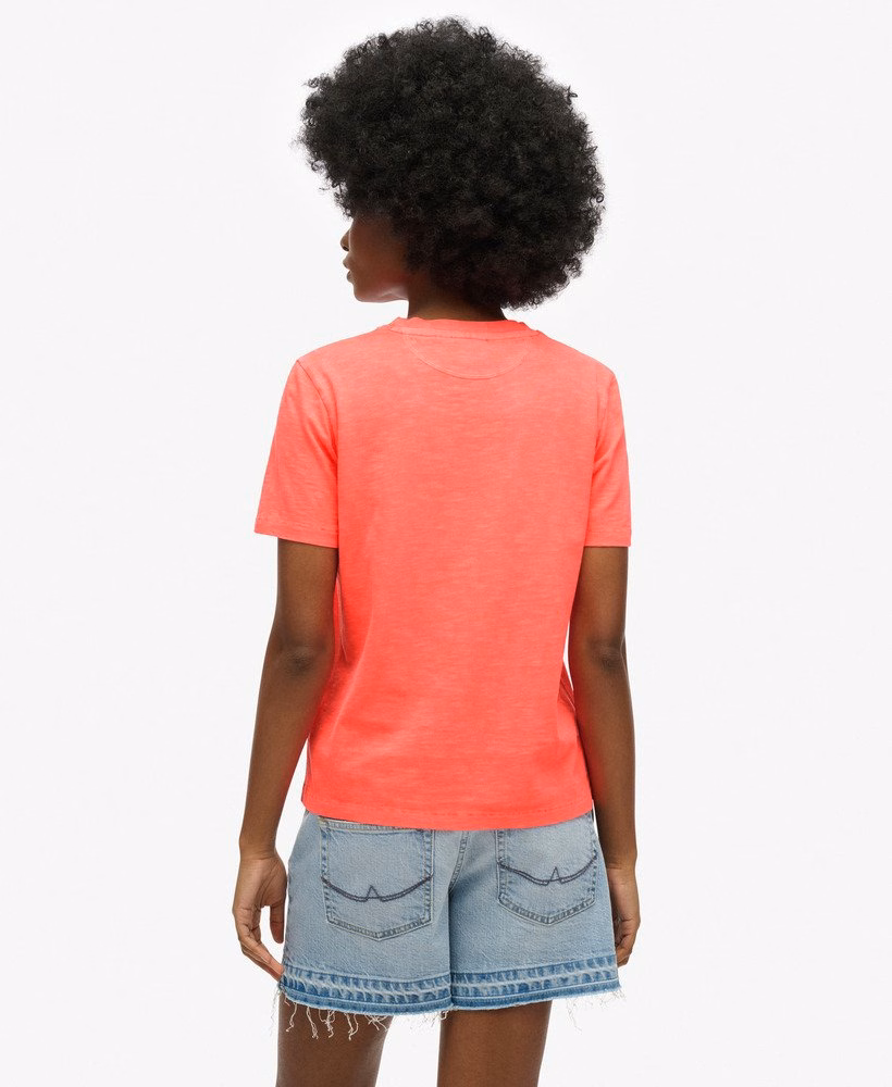 Camiseta Essential Logo com Bolso e Estampa Tingida em Peça