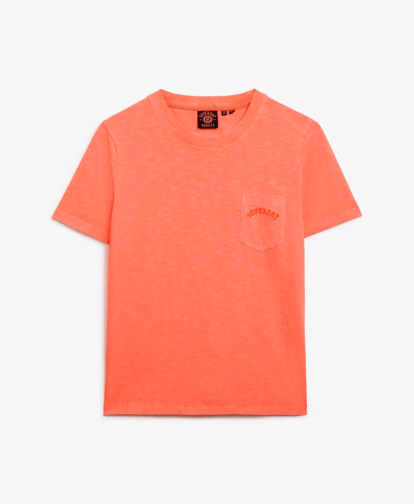 Camiseta Essential Logo com Bolso e Estampa Tingida em Peça