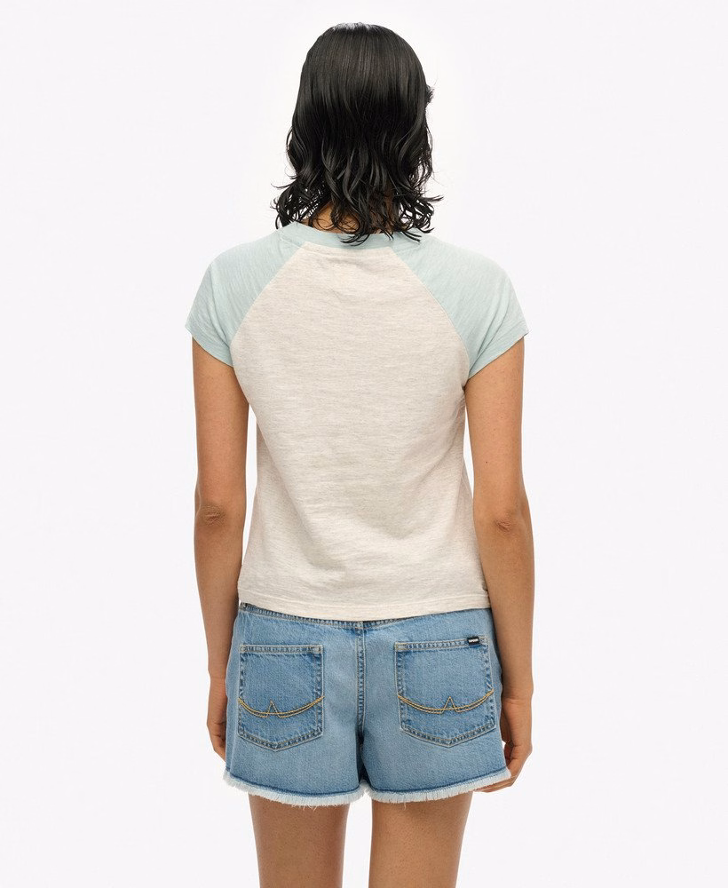 Camiseta Raglan Essential Logo em Algodão Orgânico