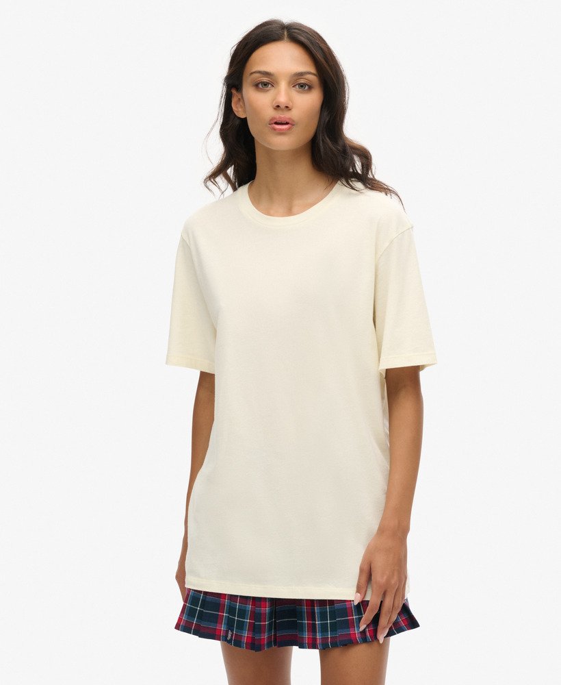 camiseta clássica essencial oversized na cor creme celeste mais claro