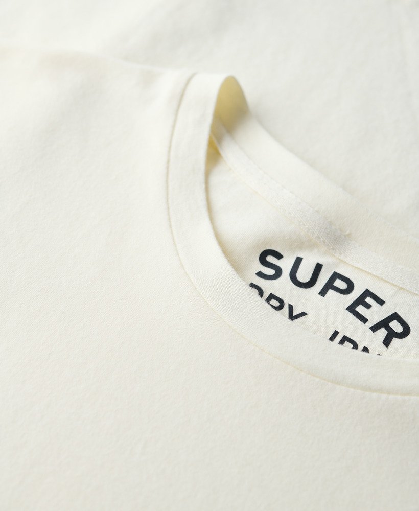 camiseta clássica essencial oversized na cor creme celeste mais claro