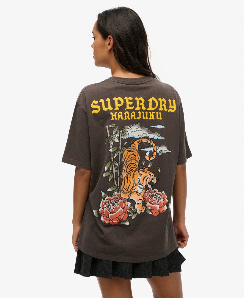 camiseta oversized com estampa de tatuagem na cor preta vintage.
