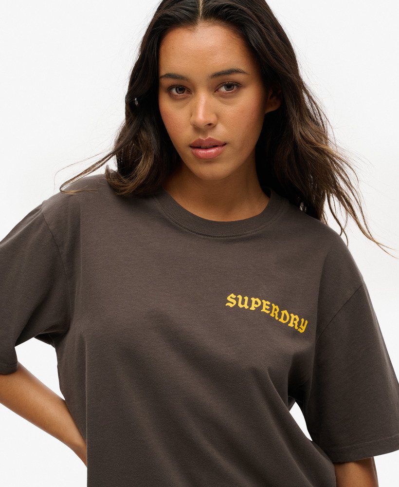 camiseta oversized com estampa de tatuagem na cor preta vintage.
