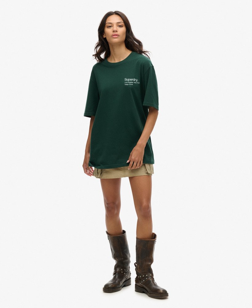 camiseta oversized core logo city na cor verde esmalte.