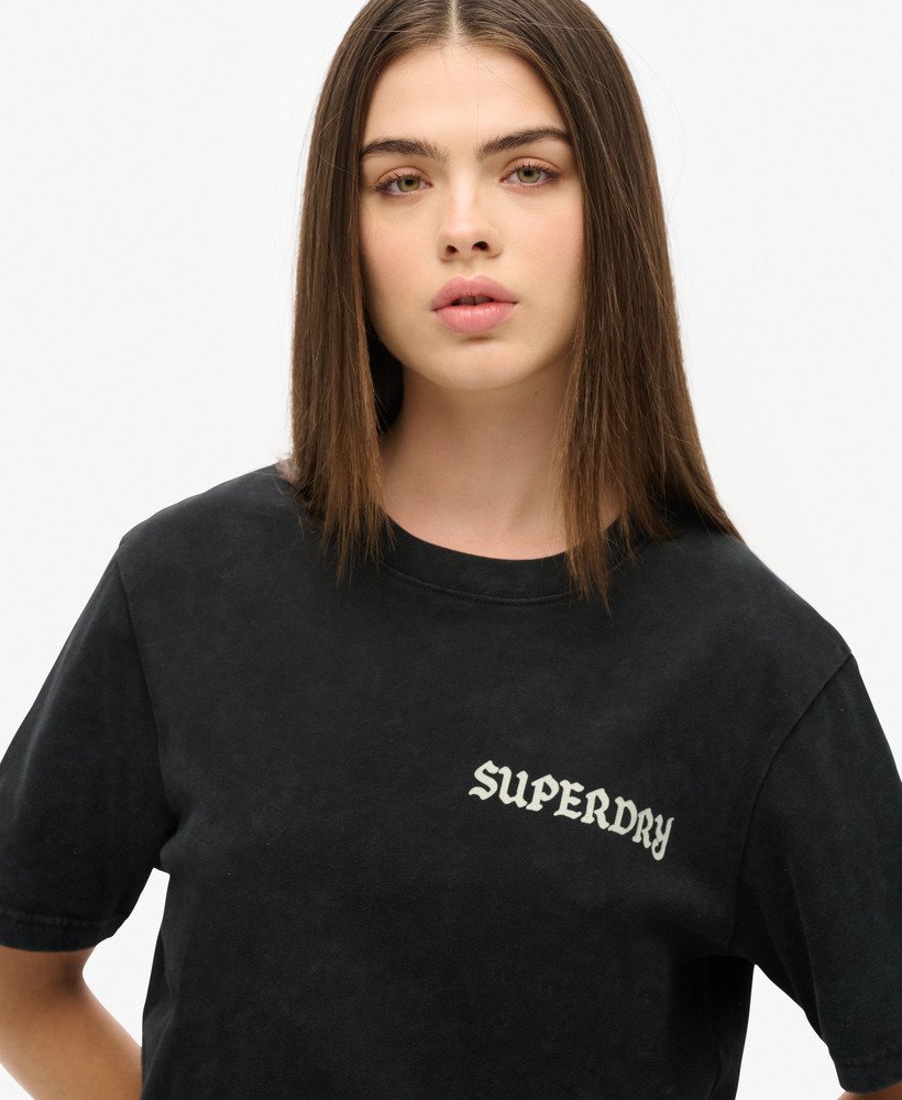 camiseta oversized com estampa de tatuagem na cor preta.