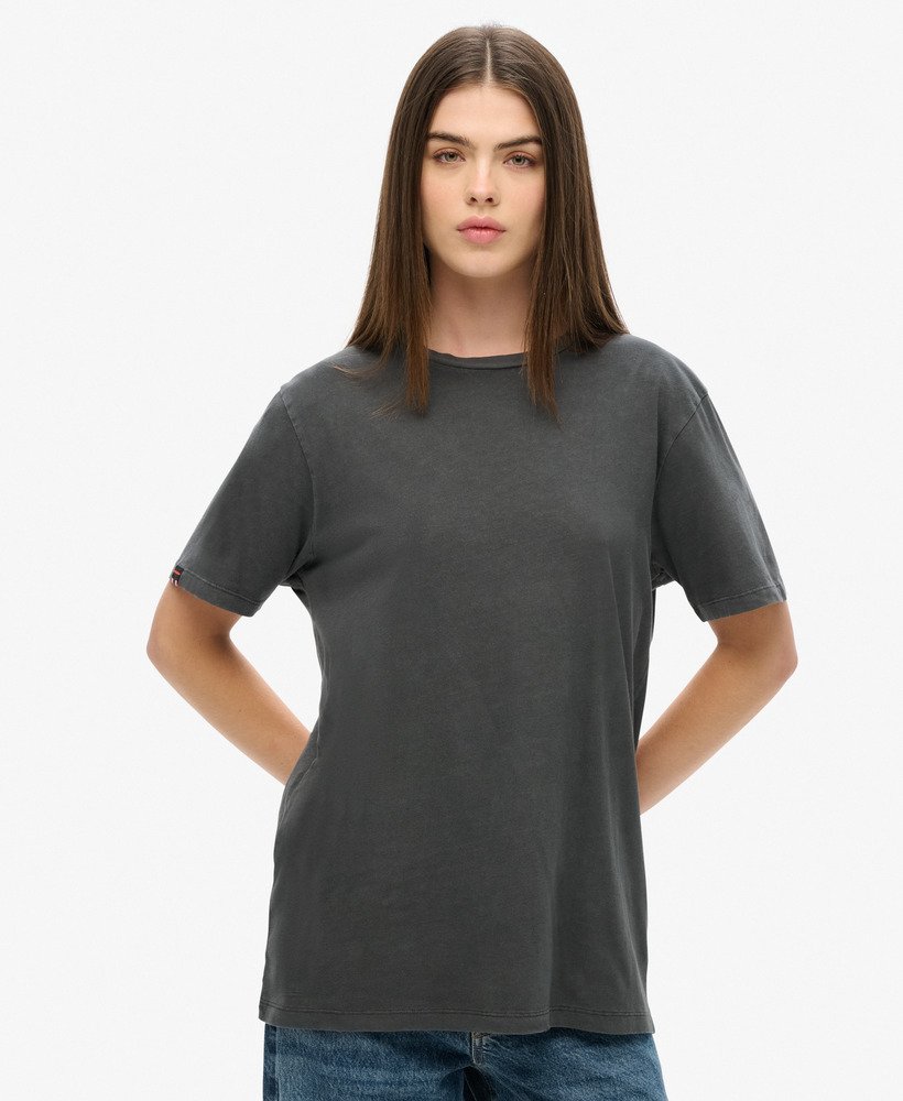 camiseta clássica essencial oversized na cor preta lavada.