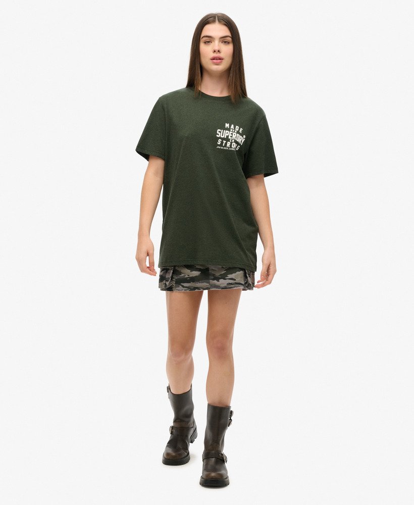 camiseta oversized para trabalho fabricada em tecido na cor verde-oliva escuro mesclado.