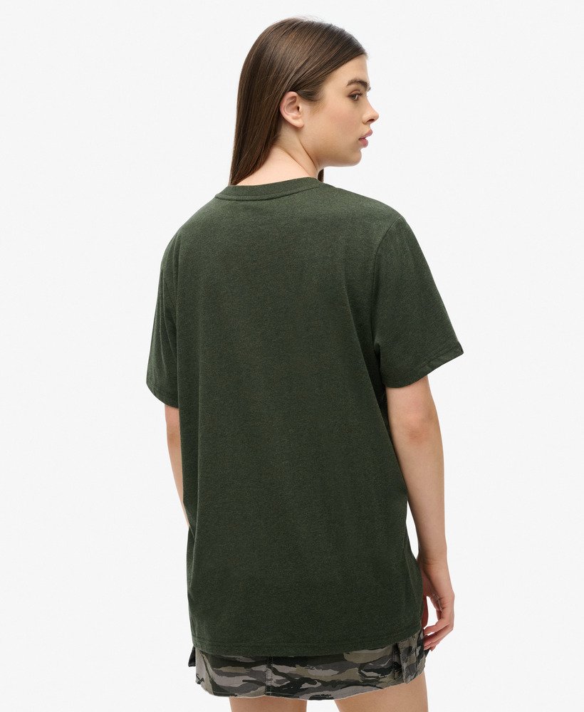 camiseta oversized para trabalho fabricada em tecido na cor verde-oliva escuro mesclado.