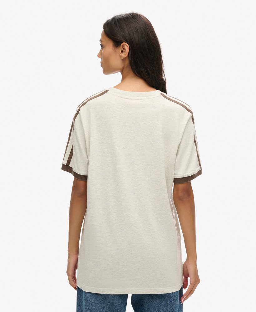 camiseta oversized essential logo retro listrada em cinza relâmpago grindle