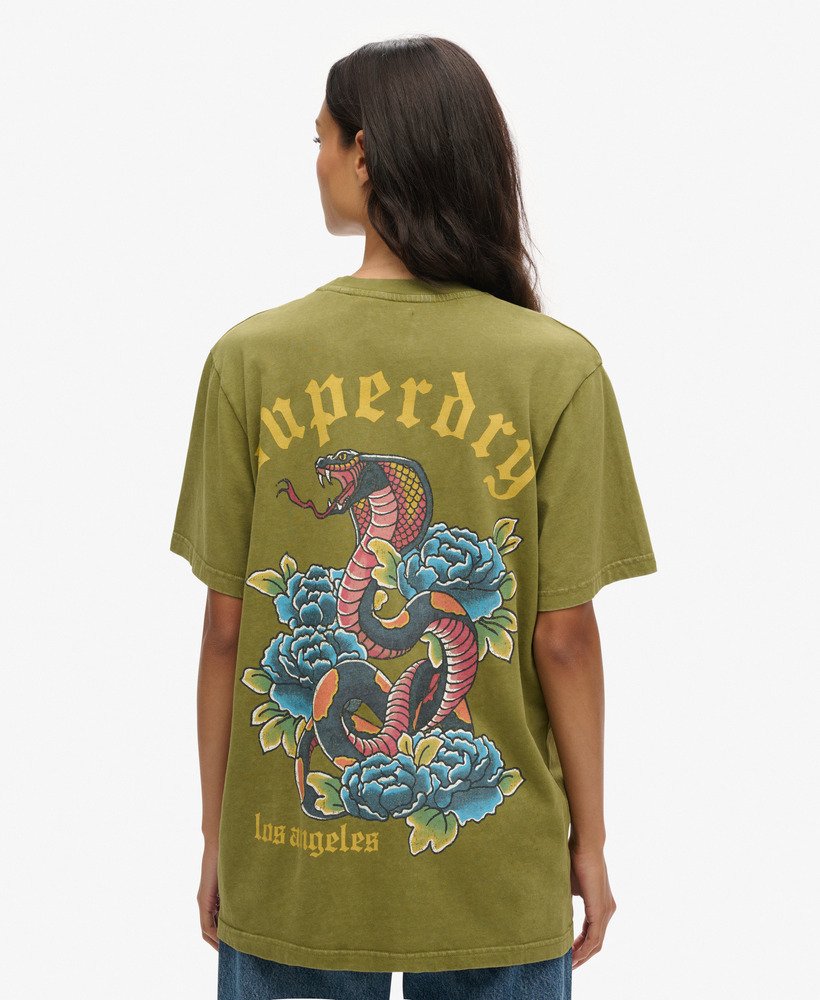 camiseta oversized com estampa de tatuagem na cor cáquioliva