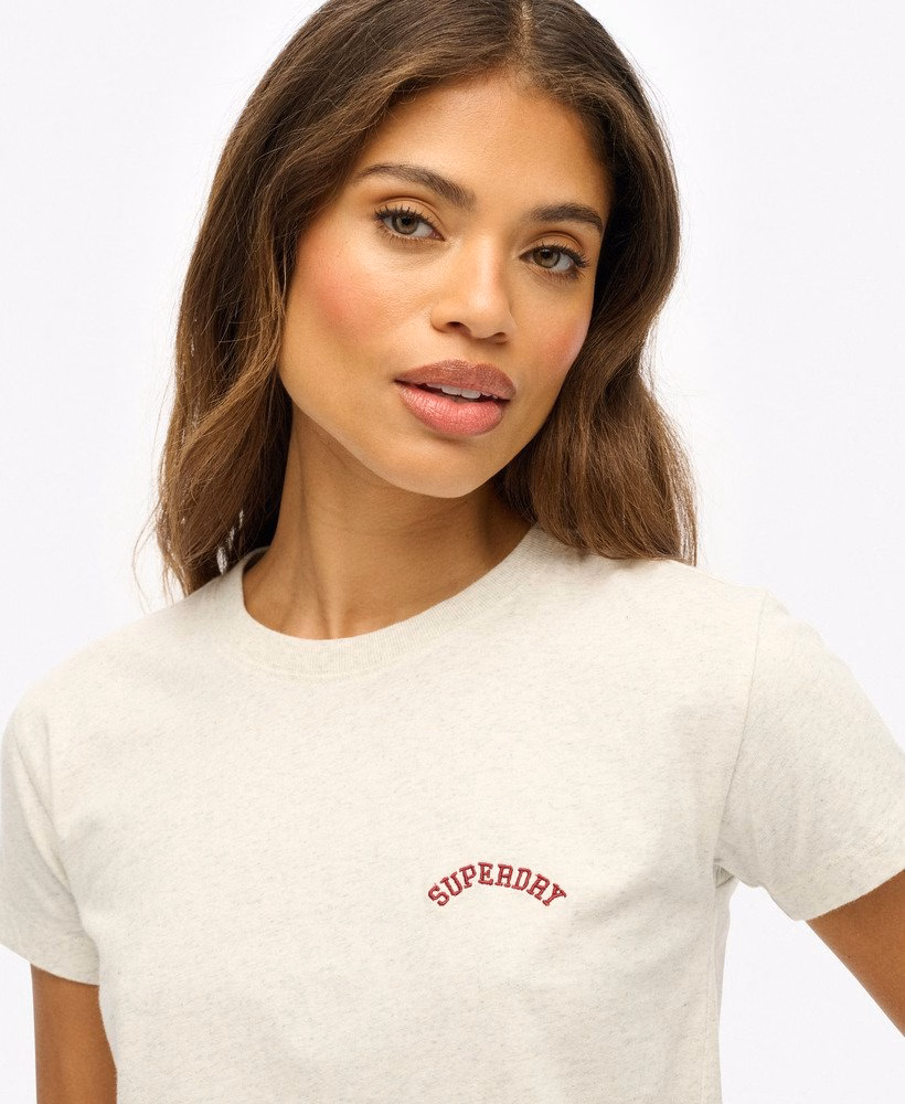Camiseta Ajustada com Logo Essencial