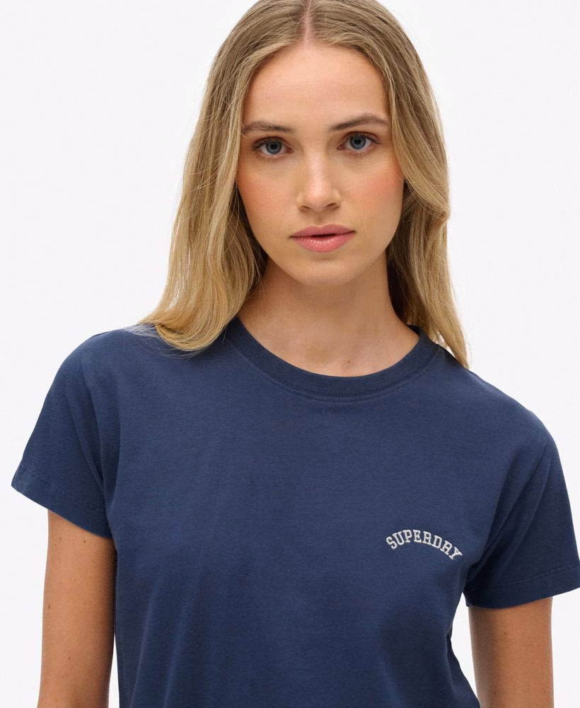 Camiseta Ajustada com Logo Essencial