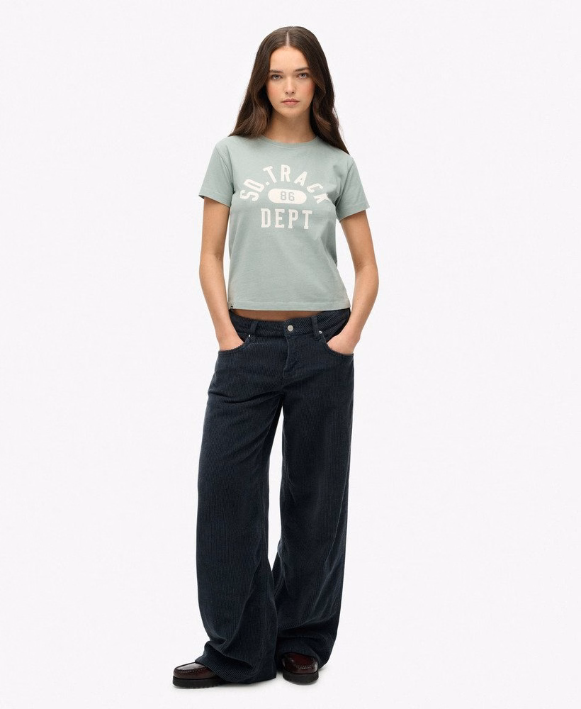 Camiseta esportiva com estampa.
