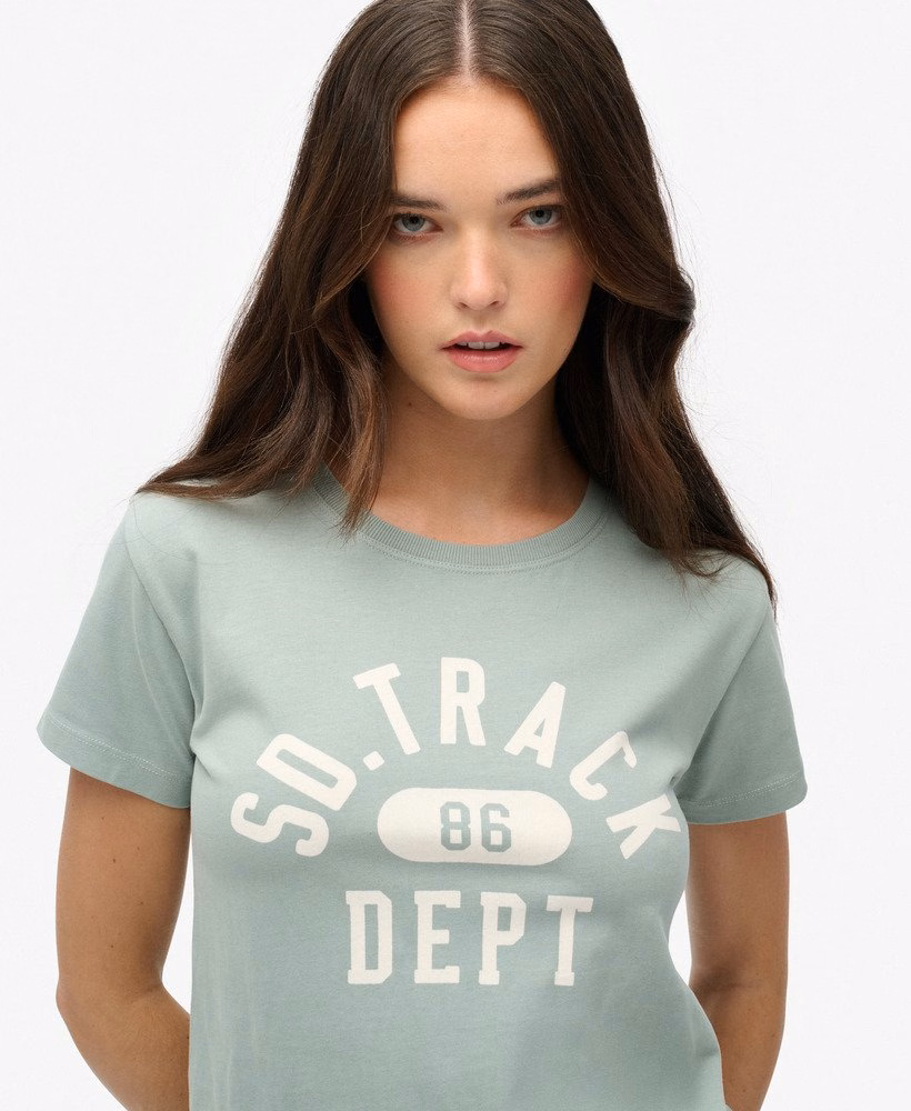 Camiseta esportiva com estampa.