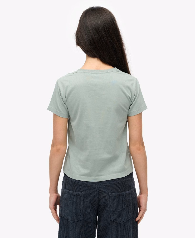 Camiseta esportiva com estampa.