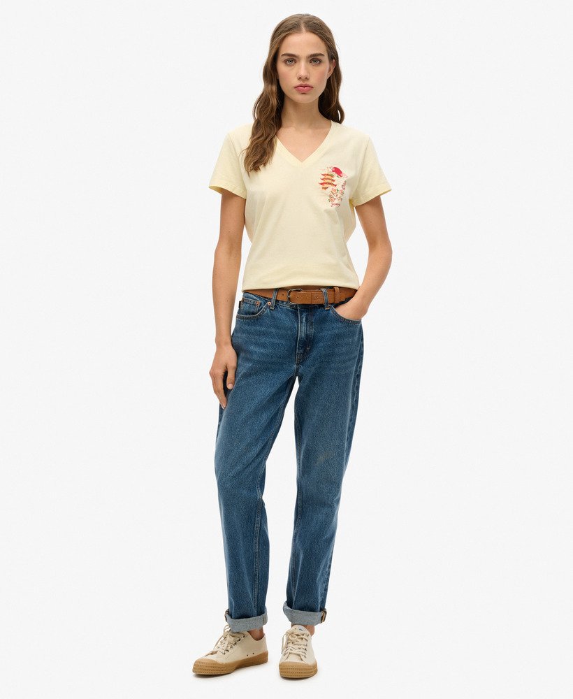 camiseta suika metallic relaxed com decote em v na cor creme urbano