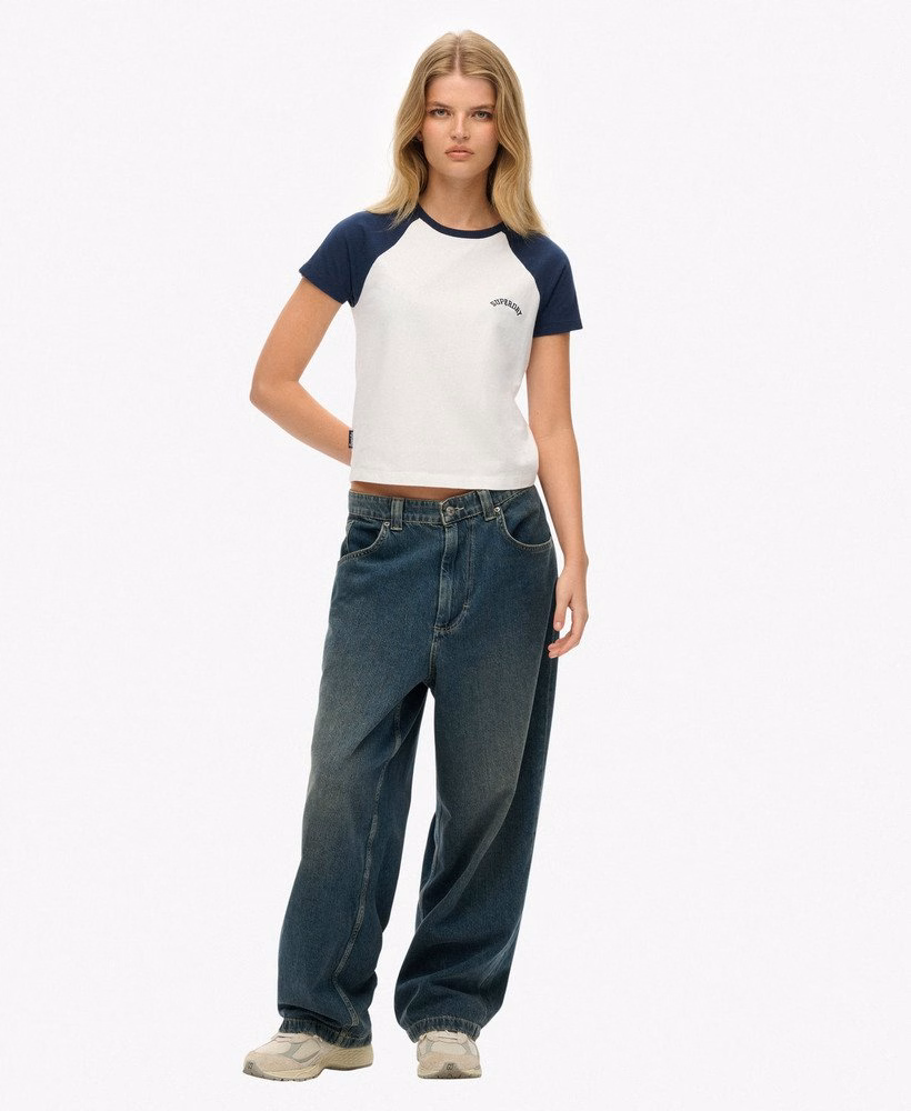 Camiseta retrô com logo essencial