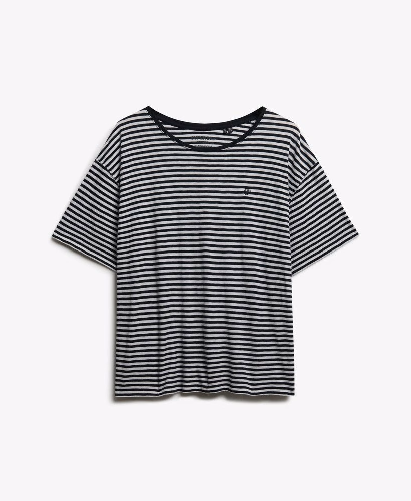 Camiseta Studios com ombros caídos