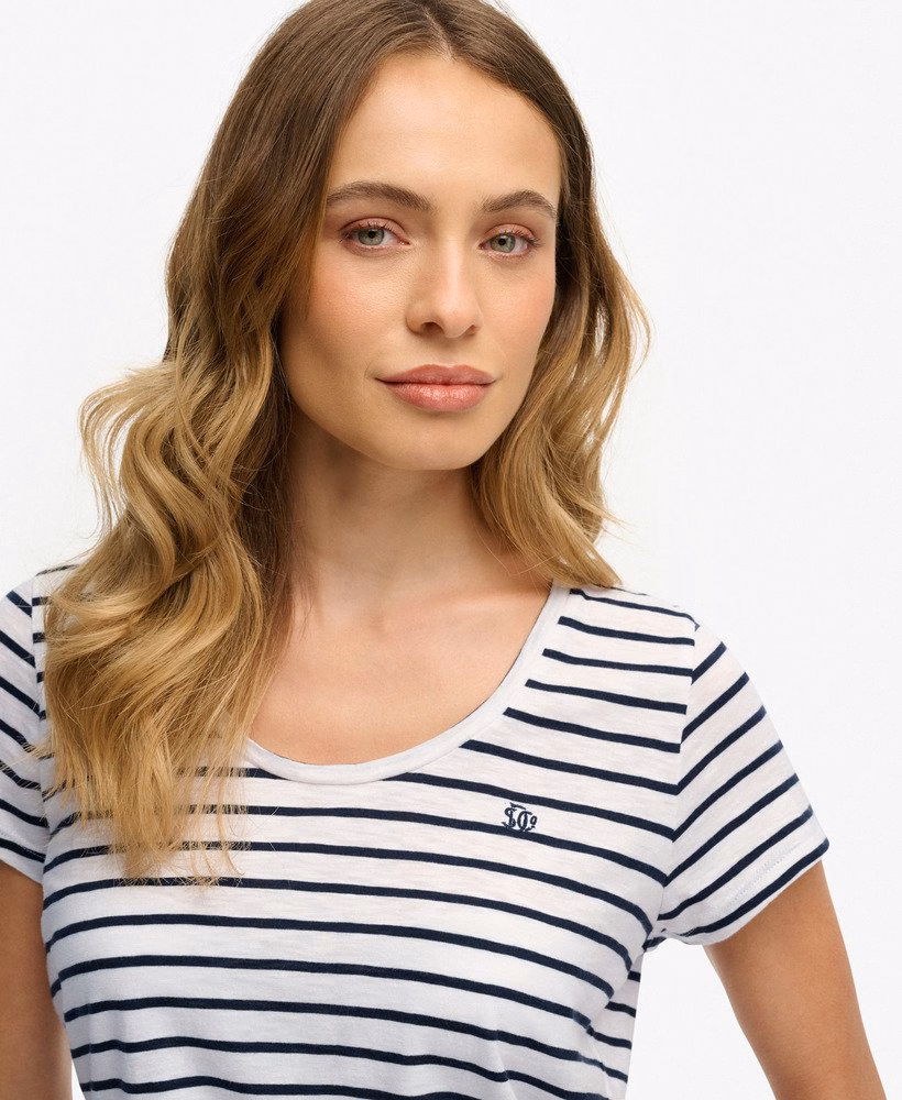 Camiseta Studios com decote redondo