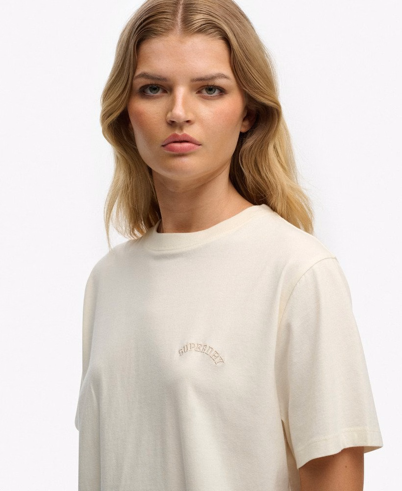 Camiseta folgada com logo essencial