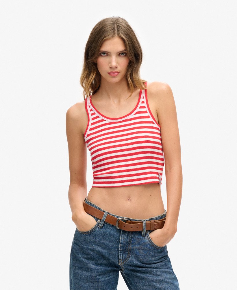 top cropped canelado vintage em algodão orgânico com listras vermelhas vibrantes.