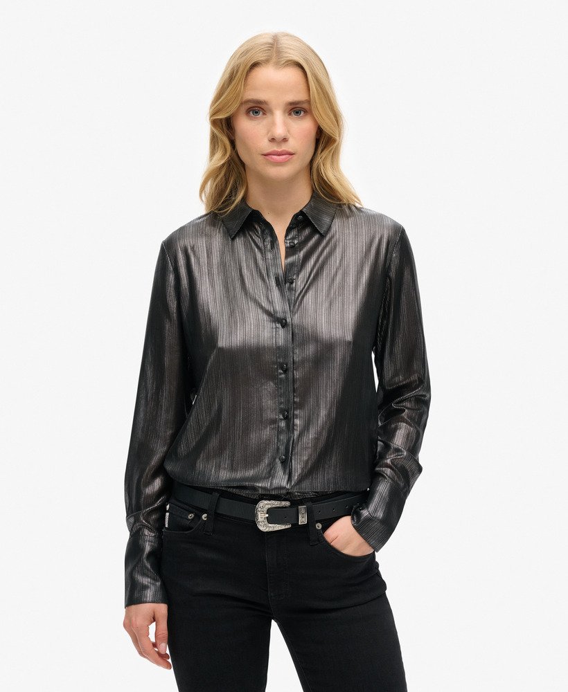 camisa brilhante com listras metálicas pretas