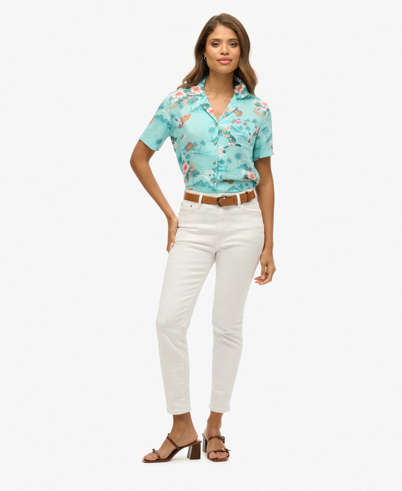 camisa estilo resort de praia na cor azul-turquesa havaiana aloha