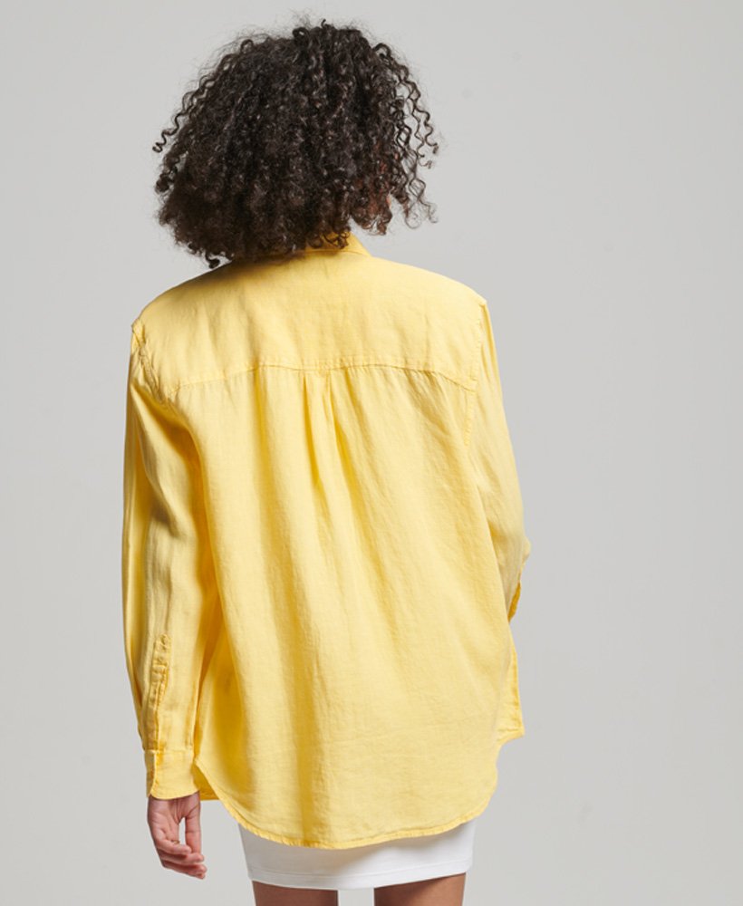camisa boyfriend casual de linho na cor laranja mimosa.