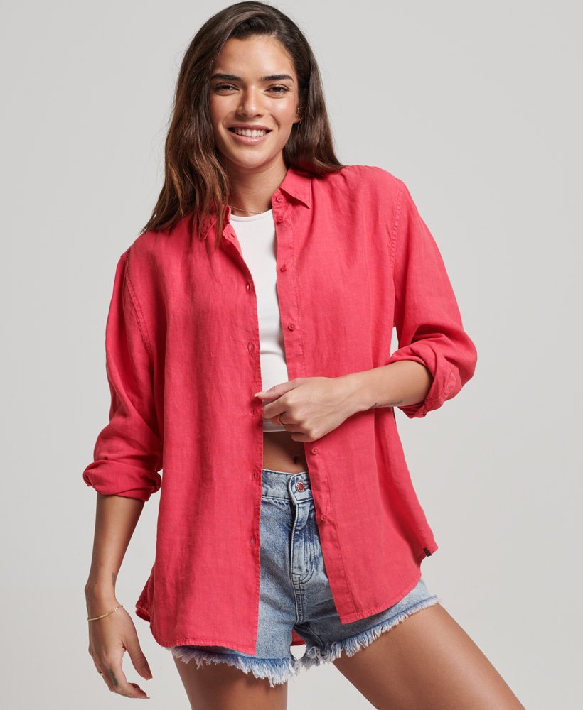 camisa boyfriend casual de linho na cor rosa framboesa.