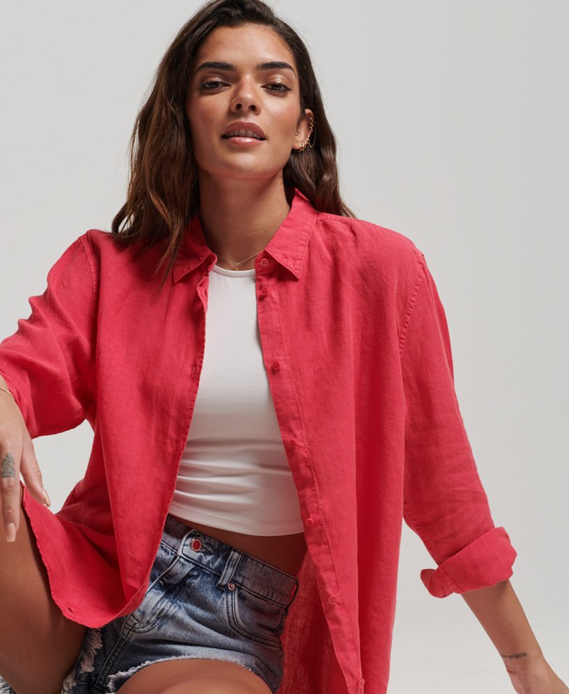 camisa boyfriend casual de linho na cor rosa framboesa.