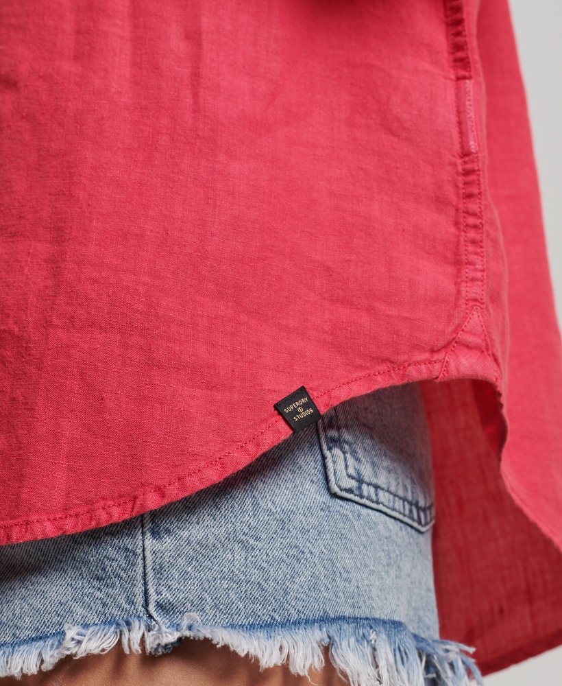 camisa boyfriend casual de linho na cor rosa framboesa.