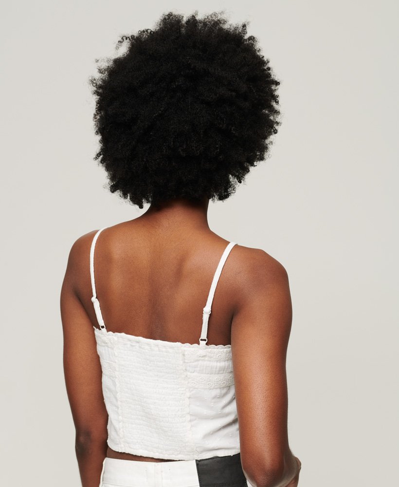 blusa regata vintage bordada na cor branca.
