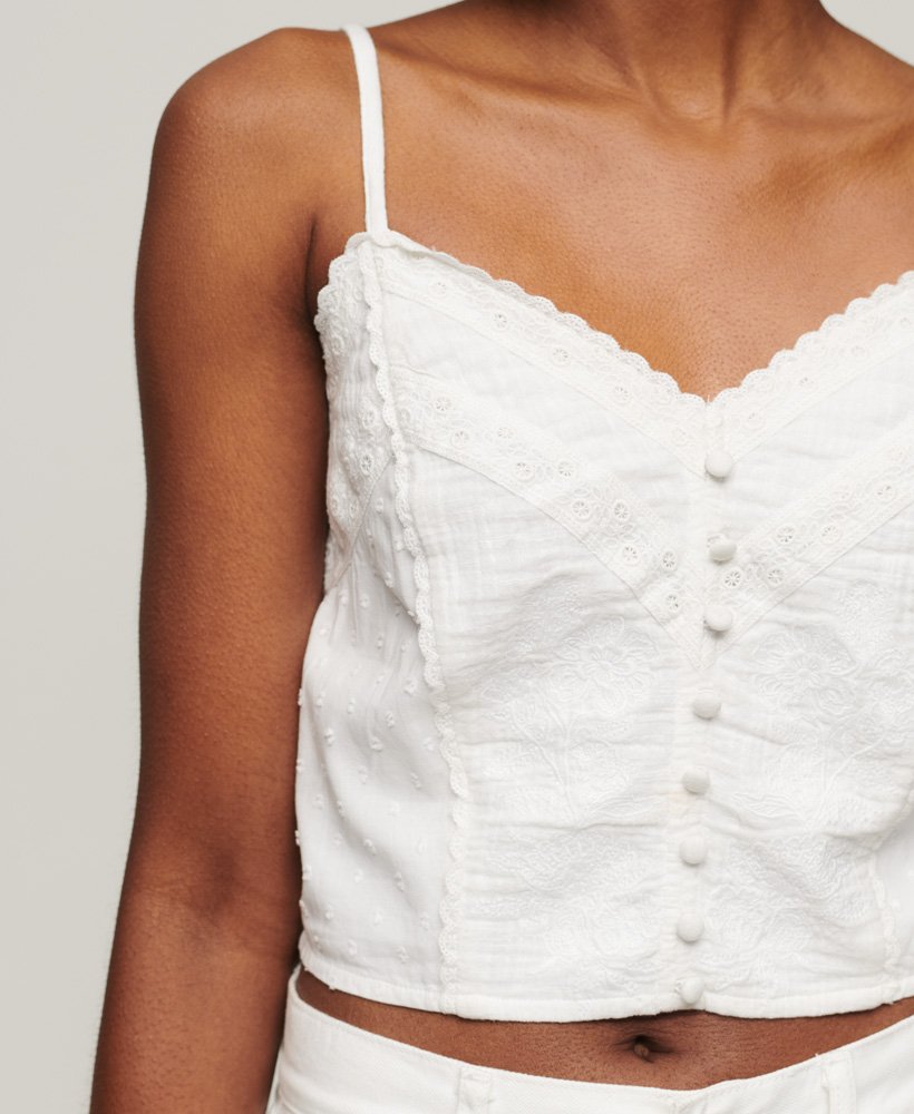 blusa regata vintage bordada na cor branca.