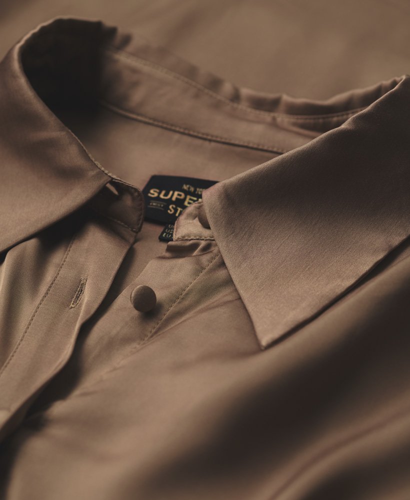 camisa studios satin seventies na cor woodsmoke