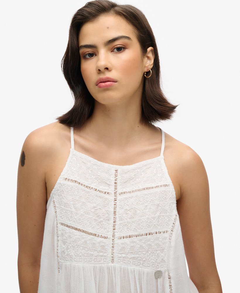 top de alças vintage com detalhe em renda na cor off white