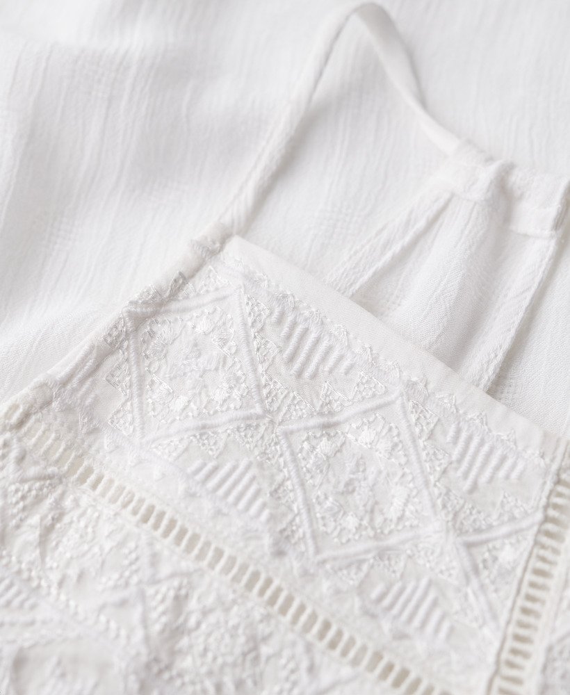 top de alças vintage com detalhe em renda na cor off white