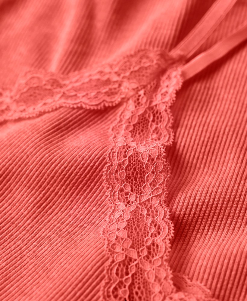 top de alças canelado em algodão orgânico na cor coral pastel.